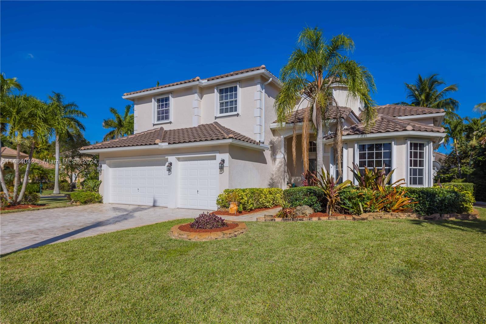 3001 SW 189th Ter  For Sale A11484042, FL