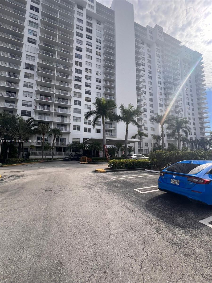 2801 NE 183rd St 1405W, Aventura, Florida 33160, 1 Bedroom Bedrooms, ,1 BathroomBathrooms,Residential,For Sale,2801 NE 183rd St 1405W,A11492628