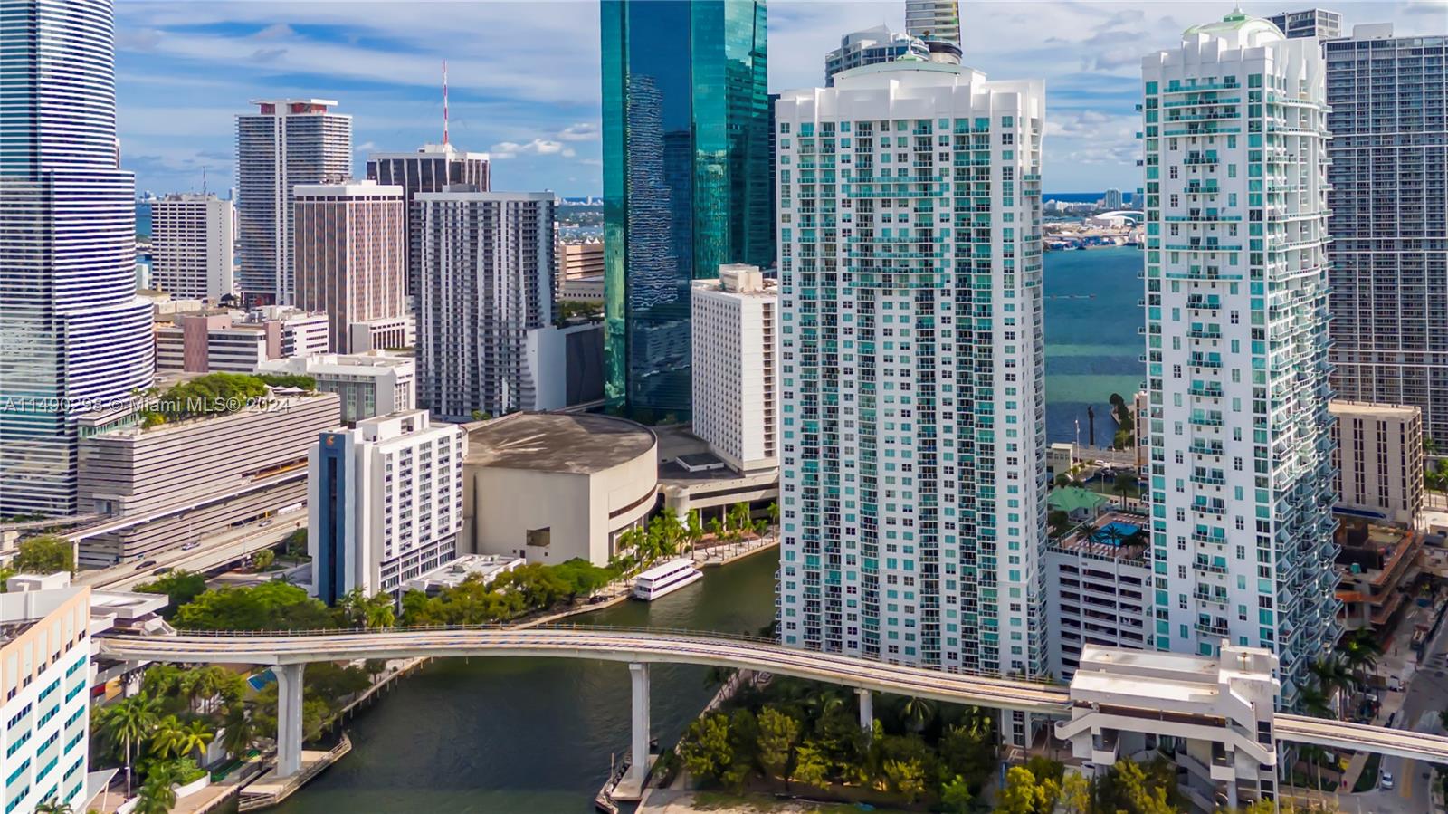 31 SE 5th St 903, Miami, Florida 33131, 1 Bedroom Bedrooms, ,1 BathroomBathrooms,Residential,For Sale,31 SE 5th St 903,A11490298