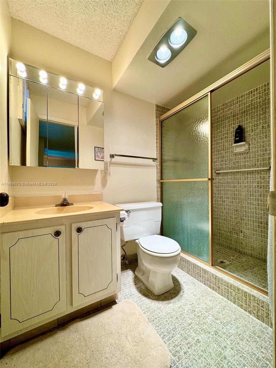 2nd Bathroom