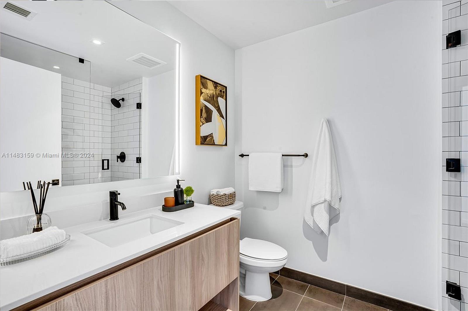 398 NE 5th St 4613, Miami, Florida 33132, ,1 BathroomBathrooms,Residential,For Sale,398 NE 5th St 4613,A11483159