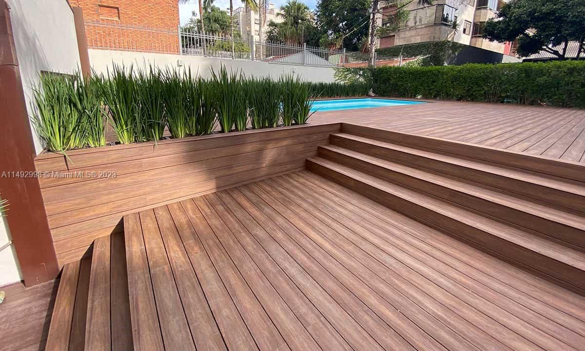 Backyard Deck Sample