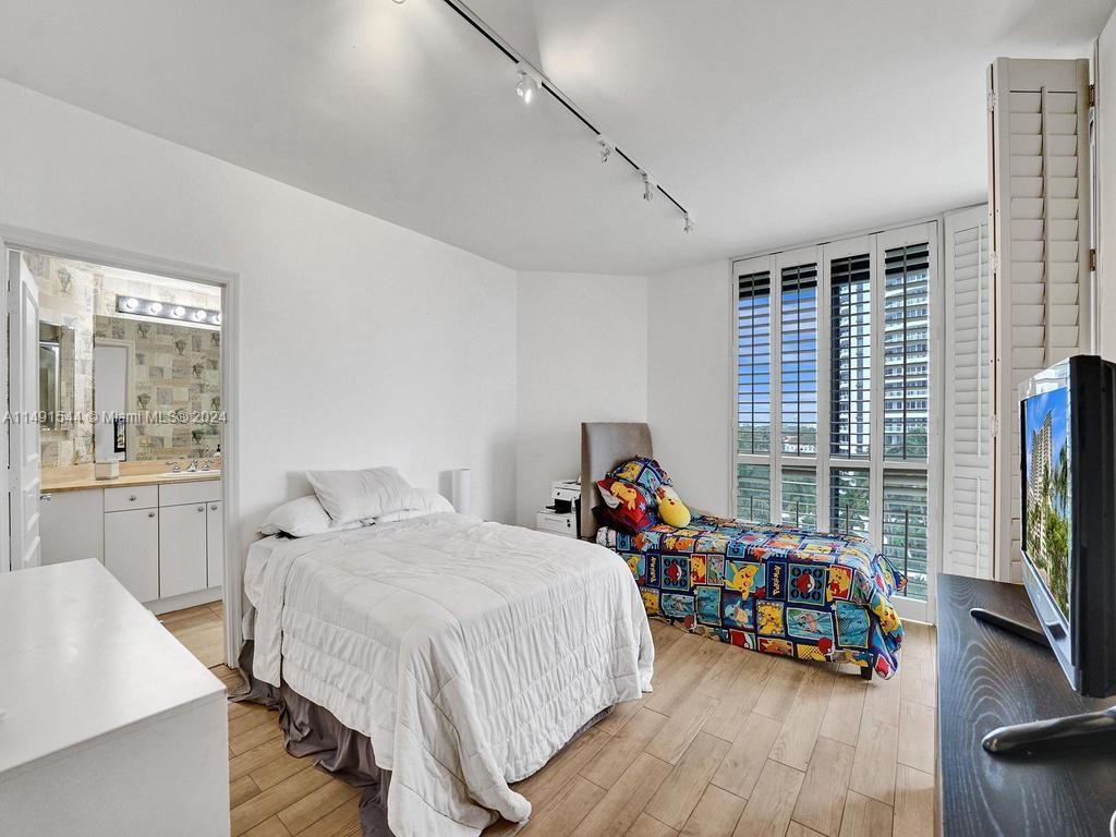 21050 Point Pl 901, Aventura, FL 33180, 3 Bedrooms Bedrooms, ,2 BathroomsBathrooms,Residential,For Sale,Point Pl,A11491544