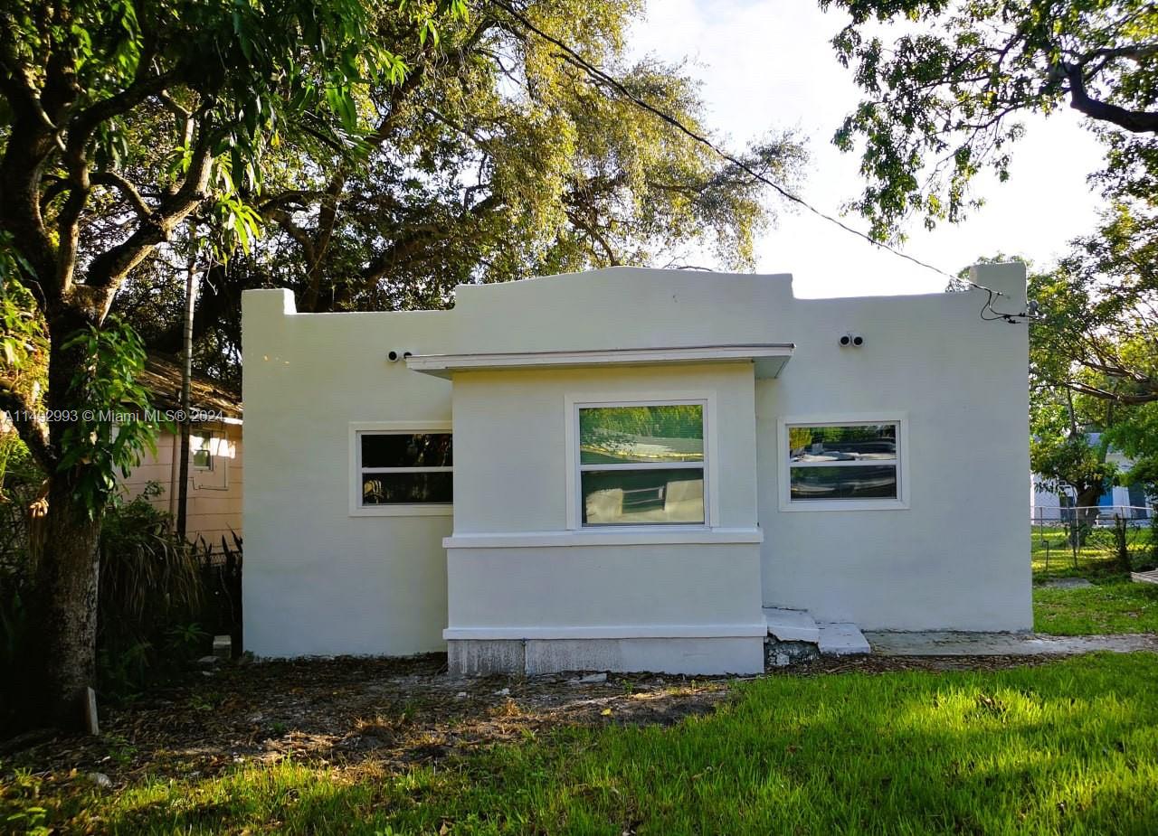 272 NW 58th St, Miami, Florida 33127, 2 Bedrooms Bedrooms, ,2 BathroomsBathrooms,Residentiallease,For Rent,272 NW 58th St,A11492993