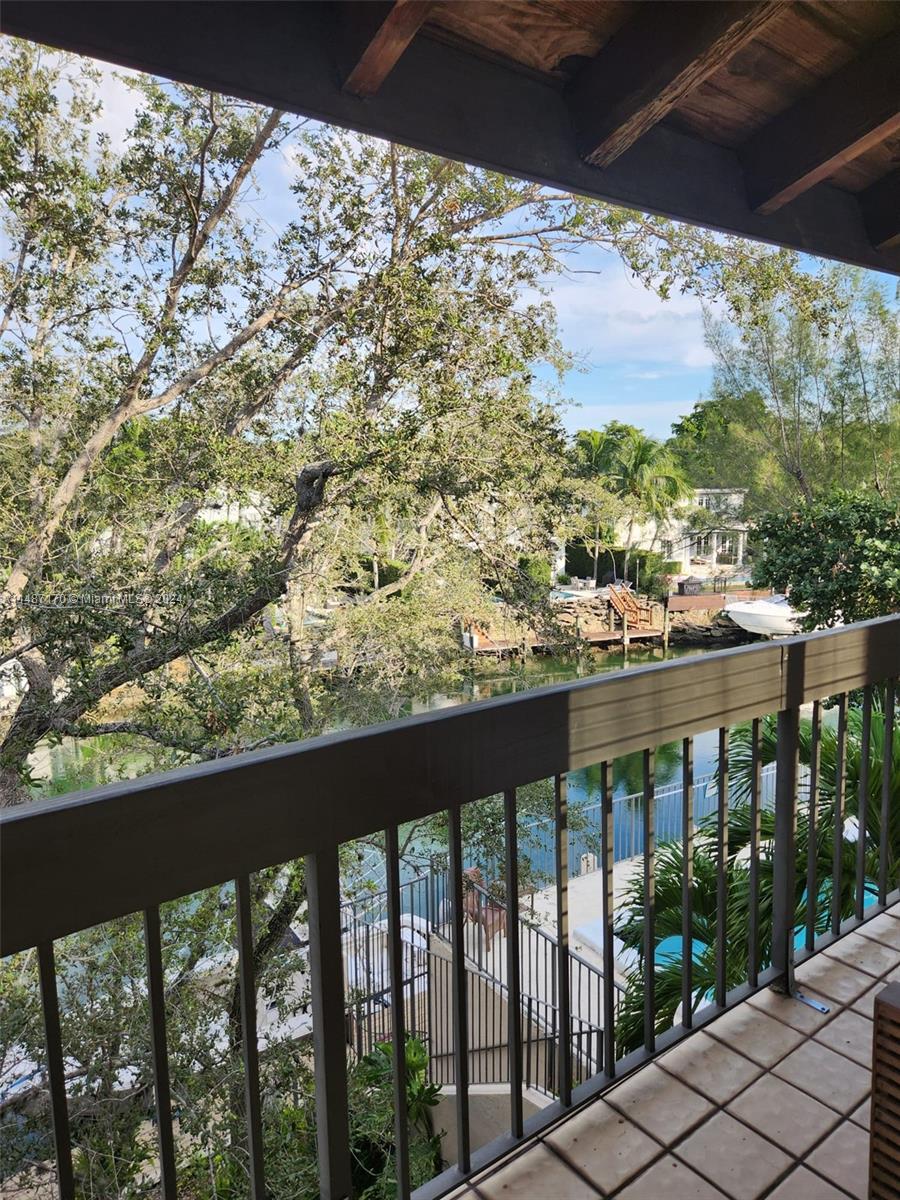 Additional balcony views.