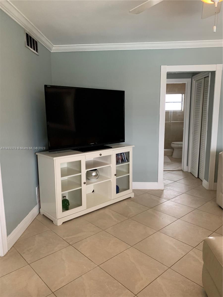 1100 Atlantic Shores Blvd 412, Hallandale Beach, Florida 33009, 1 Bedroom Bedrooms, ,1 BathroomBathrooms,Residentiallease,For Rent,1100 Atlantic Shores Blvd 412,A11493379