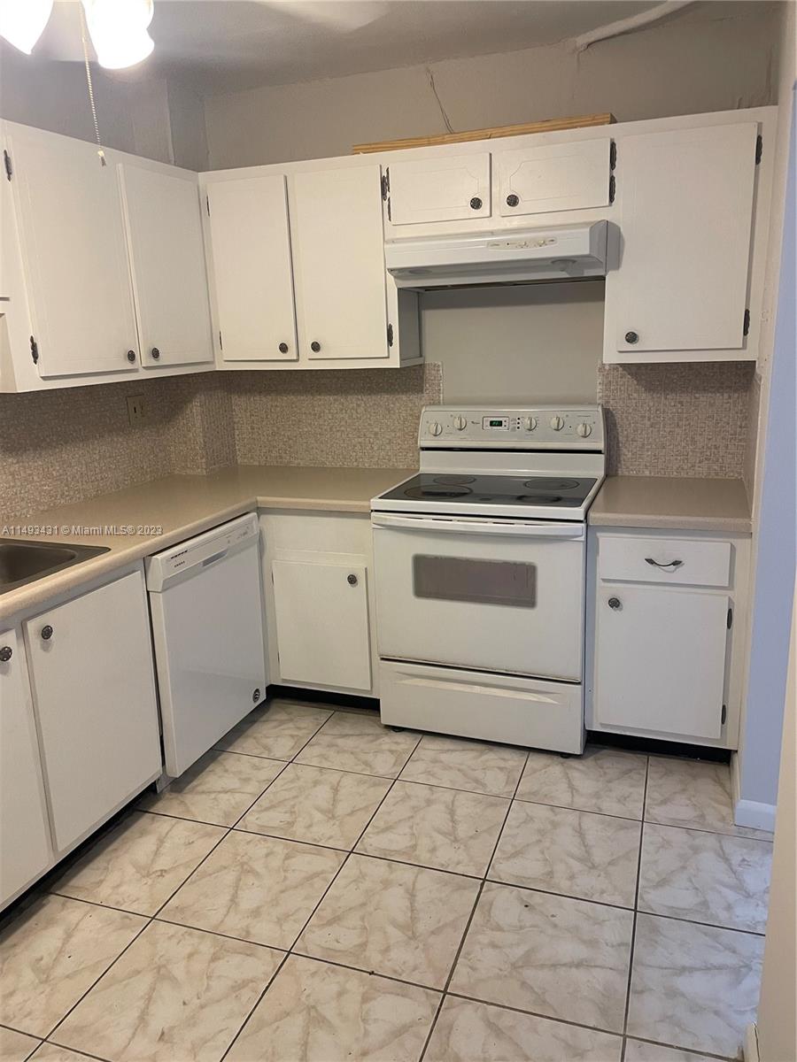 12590 NE 16th Ave 303, North Miami, Florida 33161, 1 Bedroom Bedrooms, ,1 BathroomBathrooms,Residential,For Sale,12590 NE 16th Ave 303,A11493431