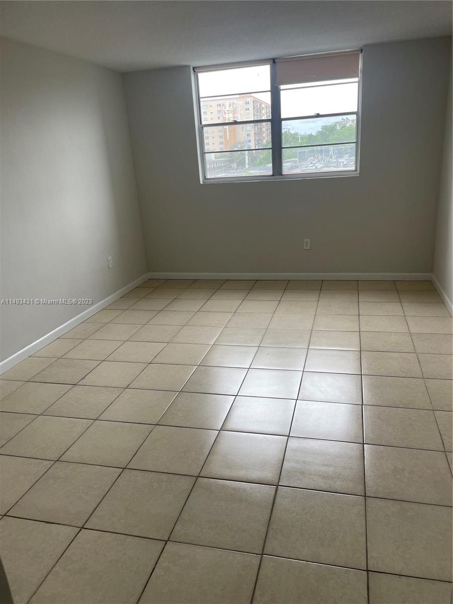 12590 NE 16th Ave 303, North Miami, Florida 33161, 1 Bedroom Bedrooms, ,1 BathroomBathrooms,Residential,For Sale,12590 NE 16th Ave 303,A11493431