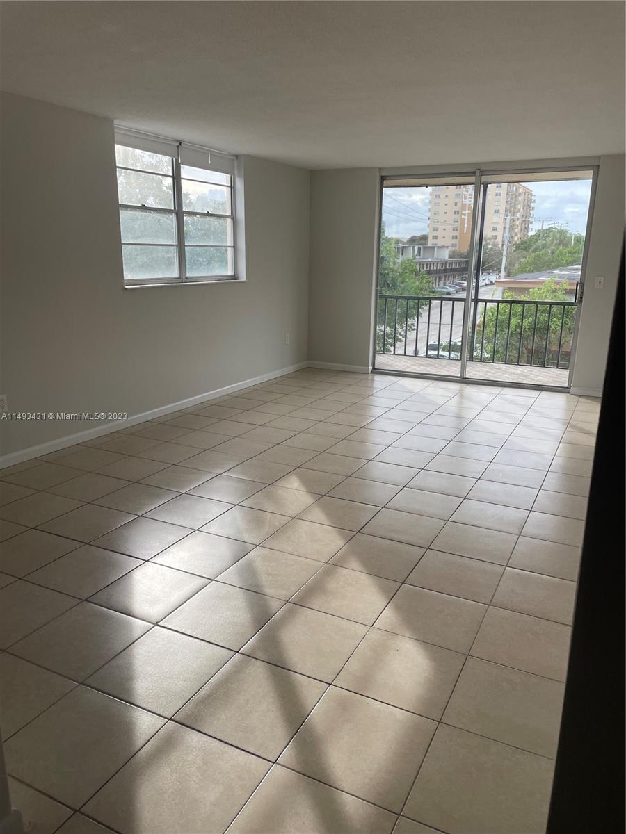 12590 NE 16th Ave 303, North Miami, Florida 33161, 1 Bedroom Bedrooms, ,1 BathroomBathrooms,Residential,For Sale,12590 NE 16th Ave 303,A11493431
