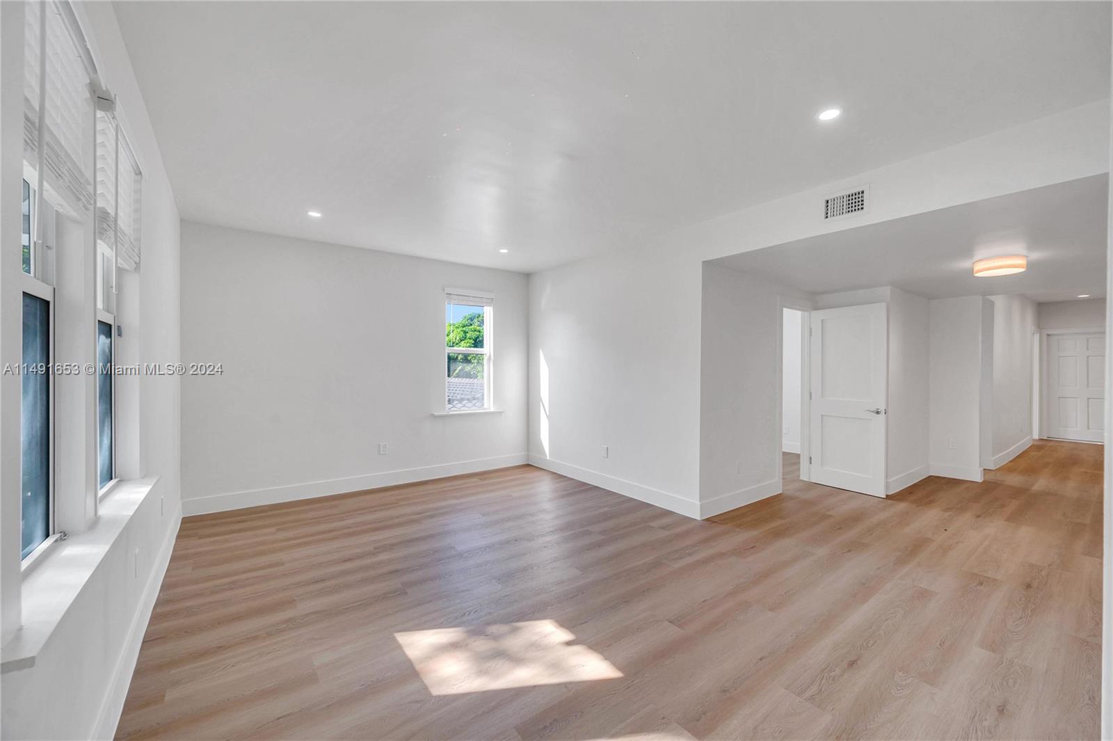 893 NE 81st St 2, Miami, Florida 33138, 2 Bedrooms Bedrooms, ,1 BathroomBathrooms,Residentiallease,For Rent,893 NE 81st St 2,A11491653