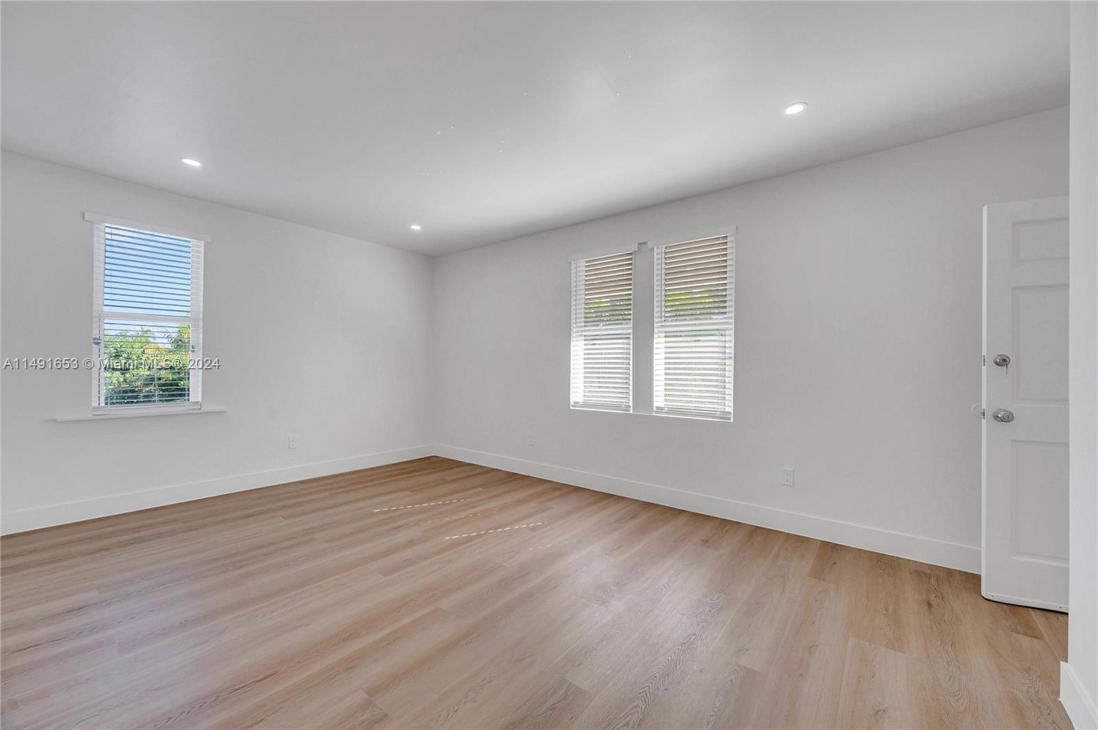 893 NE 81st St 2, Miami, Florida 33138, 2 Bedrooms Bedrooms, ,1 BathroomBathrooms,Residentiallease,For Rent,893 NE 81st St 2,A11491653