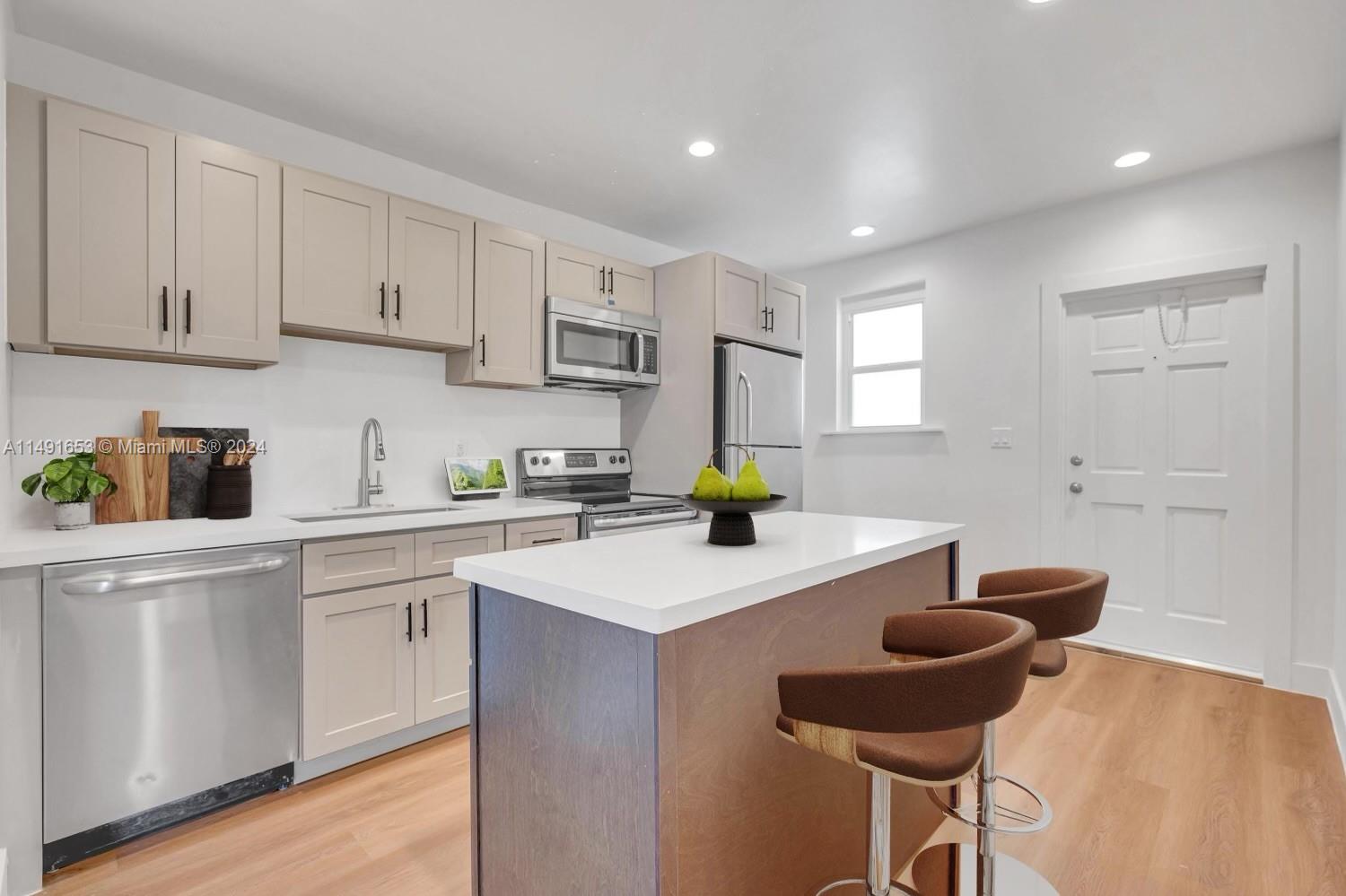 893 NE 81st St 2, Miami, Florida 33138, 2 Bedrooms Bedrooms, ,1 BathroomBathrooms,Residentiallease,For Rent,893 NE 81st St 2,A11491653