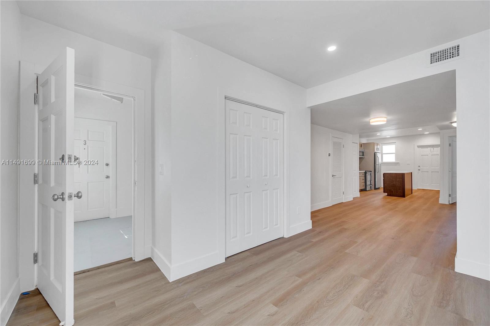 893 NE 81st St 3, Miami, Florida 33138, 2 Bedrooms Bedrooms, ,1 BathroomBathrooms,Residentiallease,For Rent,893 NE 81st St 3,A11491699