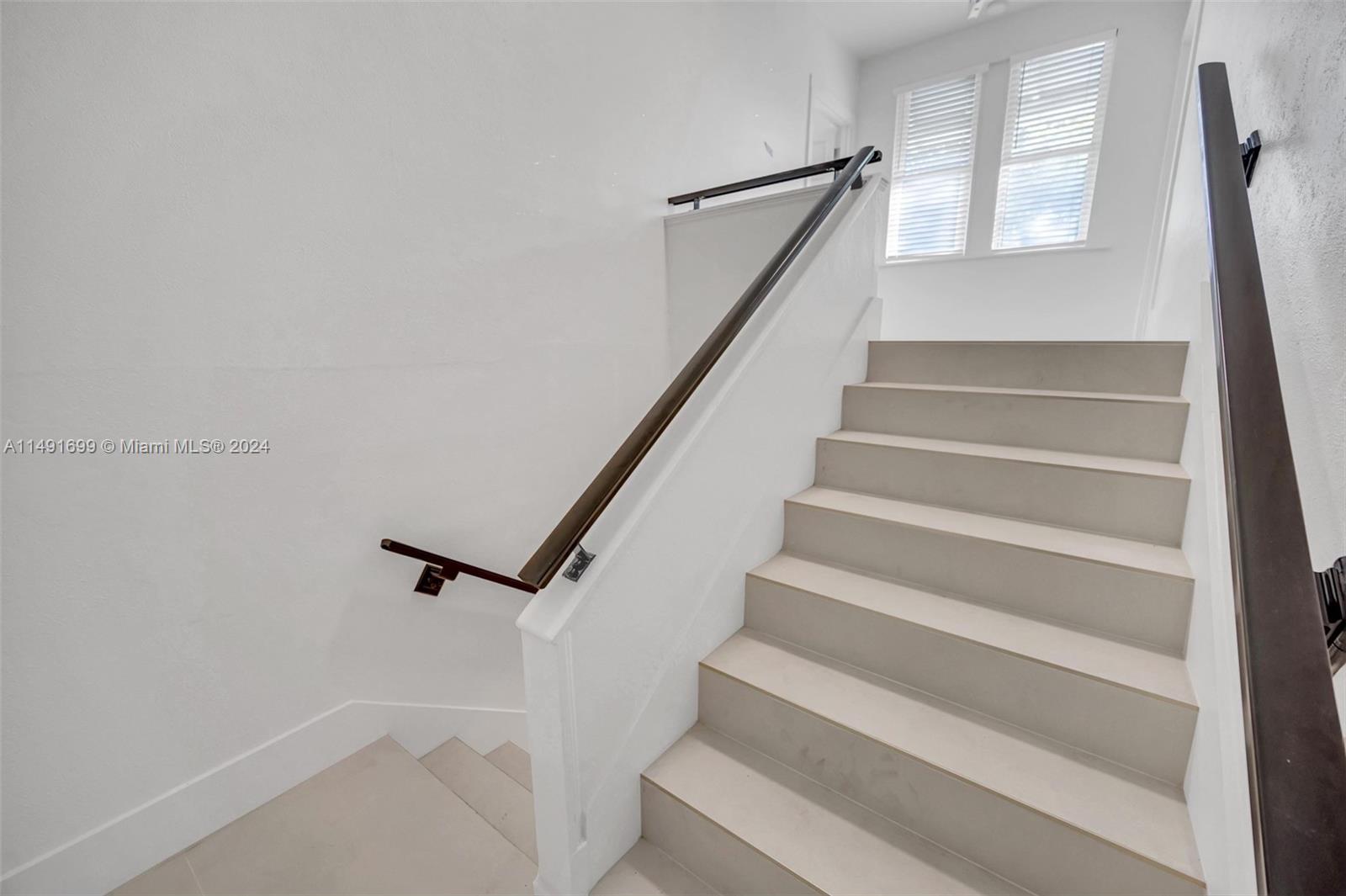 893 NE 81st St 3, Miami, Florida 33138, 2 Bedrooms Bedrooms, ,1 BathroomBathrooms,Residentiallease,For Rent,893 NE 81st St 3,A11491699