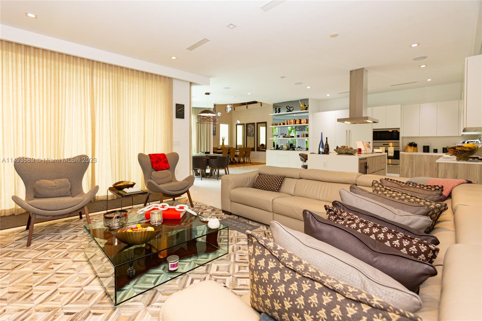 Living​​‌​​​​‌​​‌‌​‌‌​​​‌‌​‌​‌​‌​​​‌​​ Room