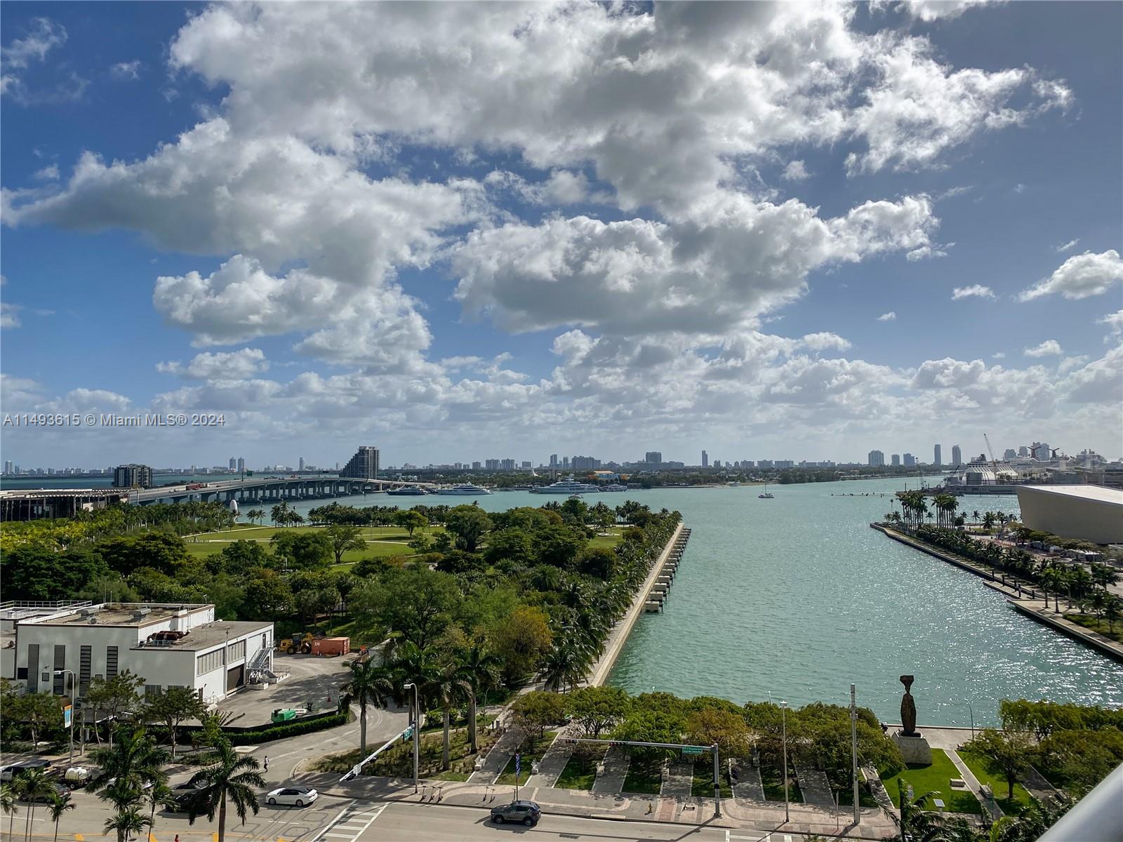 Spectacular views from this spacious 2 bed + 2 bath Condo in Downtown Miami. WON'T LAST! --- Unit with stainless steel appliances, W&D & walk-in closet in each bedroom. Conveniently located across the street from the Kaseya Center, just minutes from the beaches, Design District, Museum Park, The Opera and Ballet, Art Museum and Fine Dining. Great building amenities: sunrise and sunset pools, 2 hot tubs, 24-hr security and concierge, valet parking, business center, fitness center, club room. TEXT ME TO SEND YOU LISTING VIDEO. Also in youtube