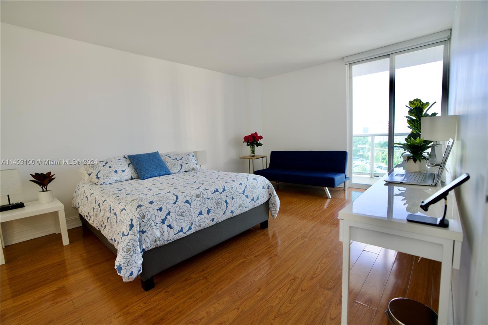 100 Bayview Dr 803, Sunny Isles Beach, Florida 33160, 2 Bedrooms Bedrooms, ,2 BathroomsBathrooms,Residentiallease,For Rent,100 Bayview Dr 803,A11493100