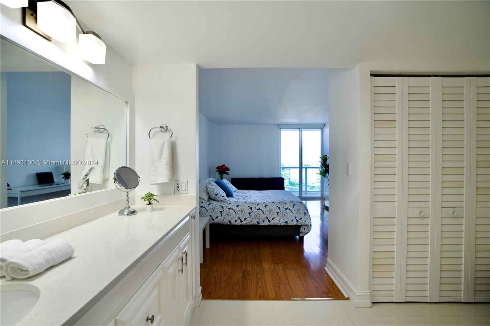 100 Bayview Dr 803, Sunny Isles Beach, Florida 33160, 2 Bedrooms Bedrooms, ,2 BathroomsBathrooms,Residentiallease,For Rent,100 Bayview Dr 803,A11493100