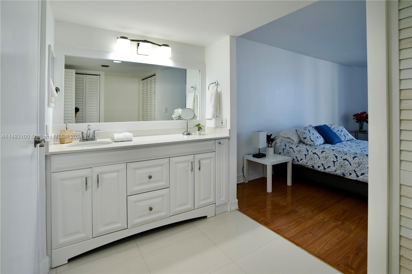 100 Bayview Dr 803, Sunny Isles Beach, Florida 33160, 2 Bedrooms Bedrooms, ,2 BathroomsBathrooms,Residentiallease,For Rent,100 Bayview Dr 803,A11493100