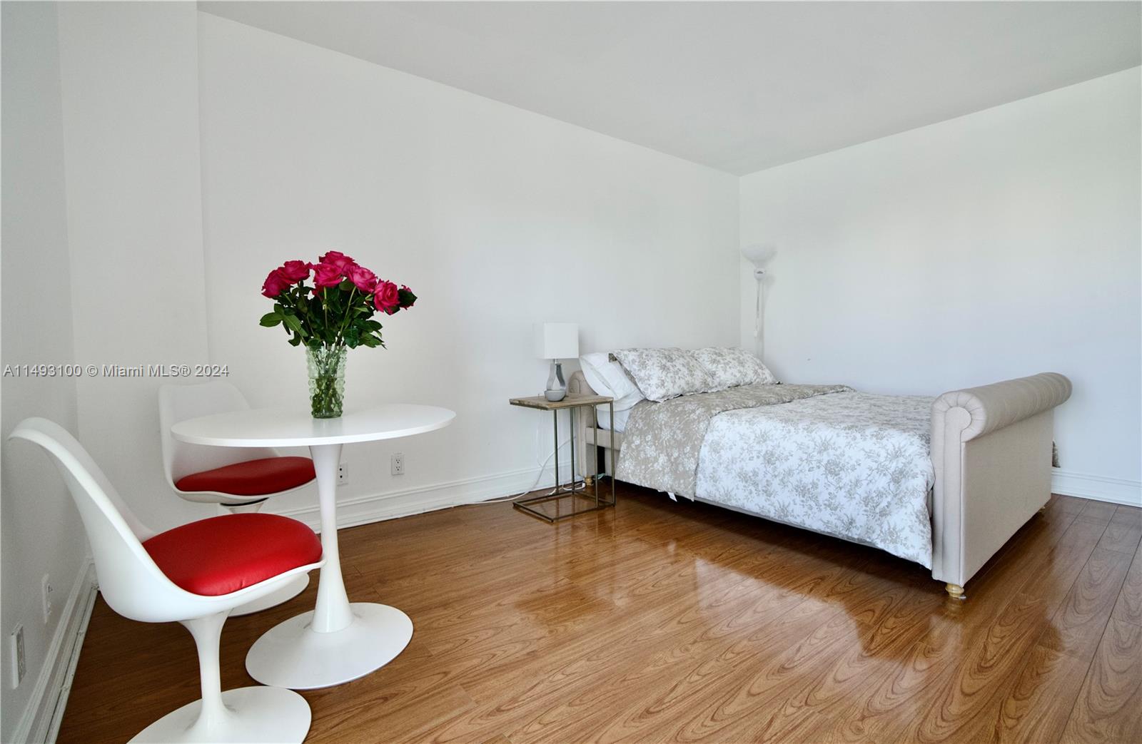 100 Bayview Dr 803, Sunny Isles Beach, Florida 33160, 2 Bedrooms Bedrooms, ,2 BathroomsBathrooms,Residentiallease,For Rent,100 Bayview Dr 803,A11493100