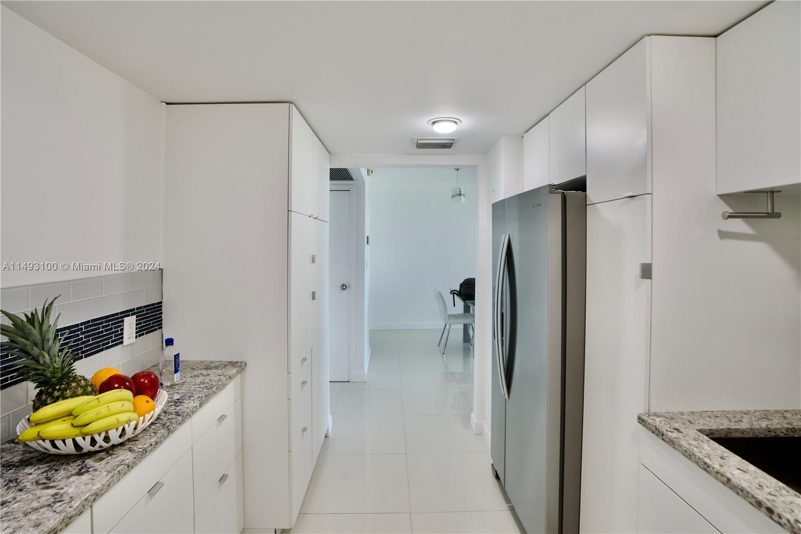 100 Bayview Dr 803, Sunny Isles Beach, Florida 33160, 2 Bedrooms Bedrooms, ,2 BathroomsBathrooms,Residentiallease,For Rent,100 Bayview Dr 803,A11493100