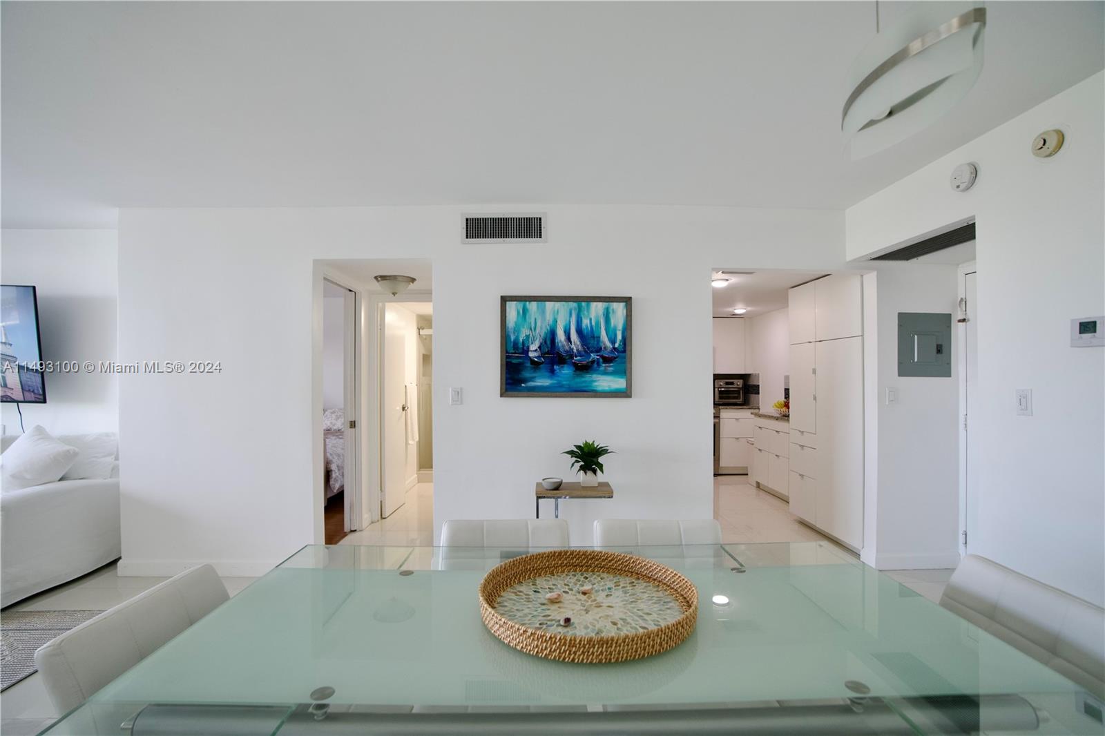 100 Bayview Dr 803, Sunny Isles Beach, Florida 33160, 2 Bedrooms Bedrooms, ,2 BathroomsBathrooms,Residentiallease,For Rent,100 Bayview Dr 803,A11493100