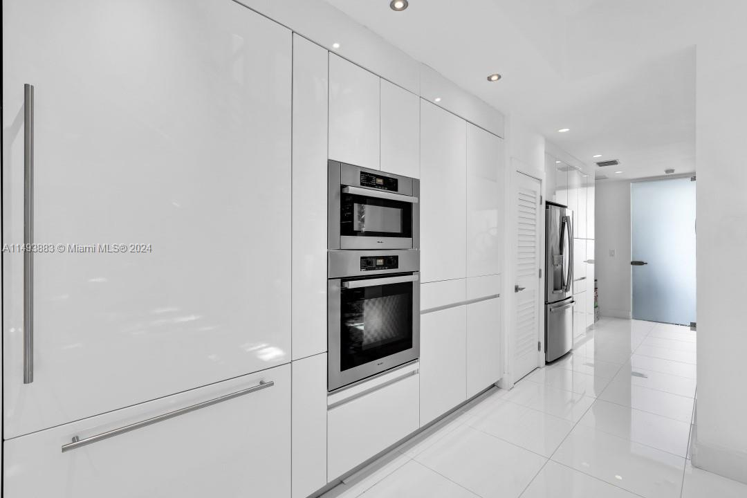 3861 Kumquat Ave, Miami, FL, 33133 United States, 5 Bedrooms Bedrooms, ,6 BathroomsBathrooms,Residential,For Sale,Kumquat Ave,A11493883