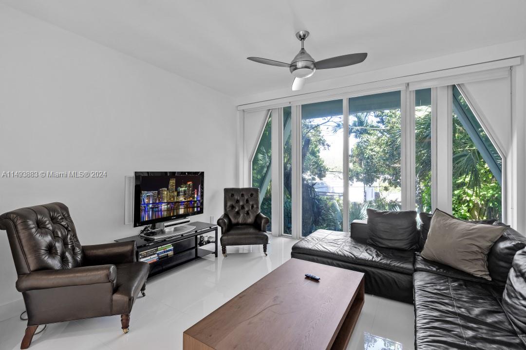 3861 Kumquat Ave, Miami, FL, 33133 United States, 5 Bedrooms Bedrooms, ,6 BathroomsBathrooms,Residential,For Sale,Kumquat Ave,A11493883