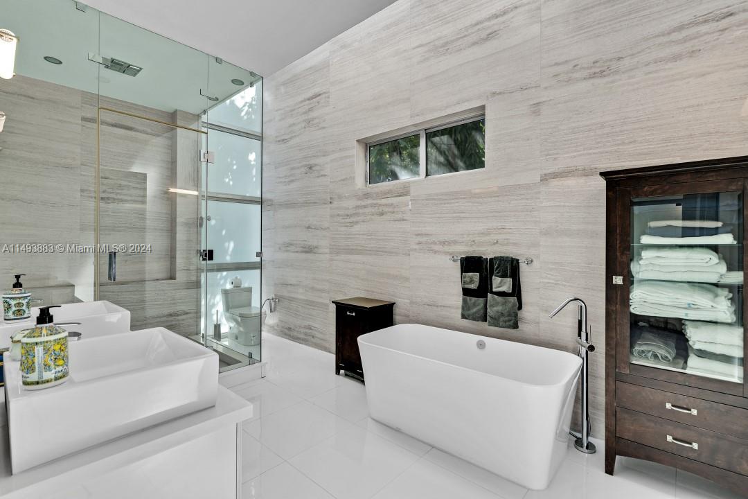 3861 Kumquat Ave, Miami, FL, 33133 United States, 5 Bedrooms Bedrooms, ,6 BathroomsBathrooms,Residential,For Sale,Kumquat Ave,A11493883