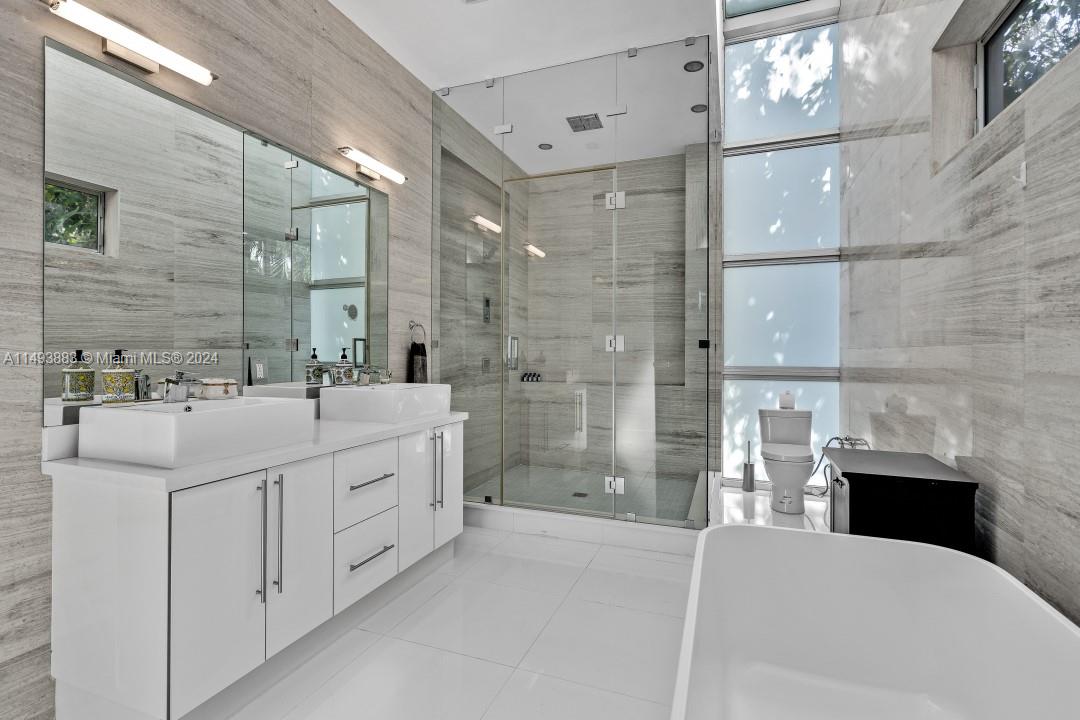 3861 Kumquat Ave, Miami, FL, 33133 United States, 5 Bedrooms Bedrooms, ,6 BathroomsBathrooms,Residential,For Sale,Kumquat Ave,A11493883