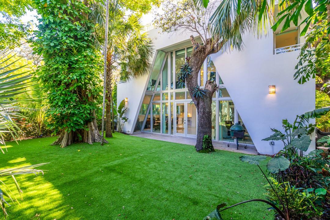 3861 Kumquat Ave, Miami, FL, 33133 United States, 5 Bedrooms Bedrooms, ,6 BathroomsBathrooms,Residential,For Sale,Kumquat Ave,A11493883