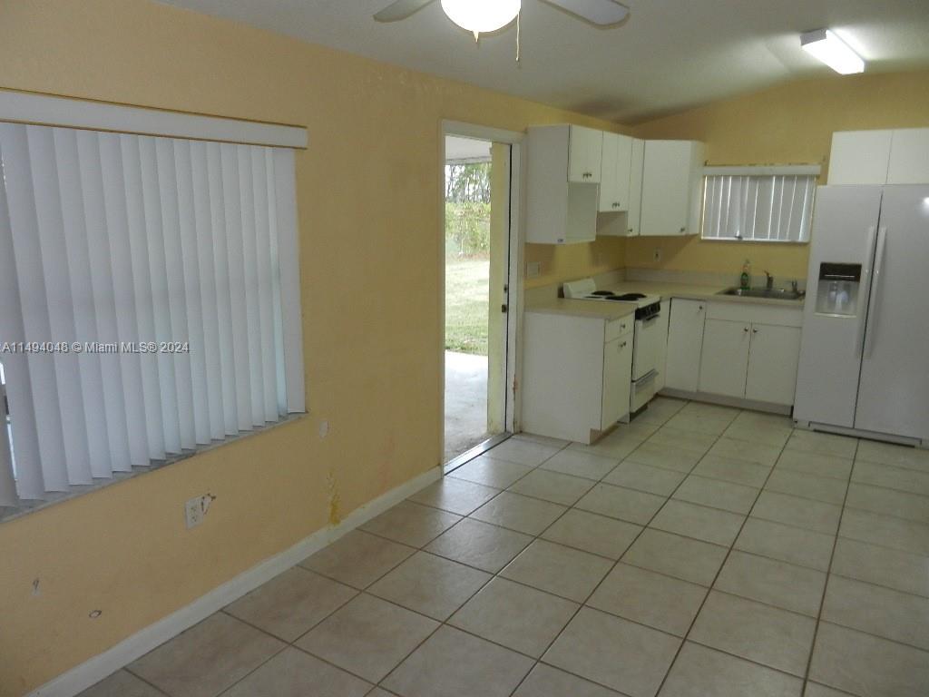 LIVING ROOM/KITCHEN