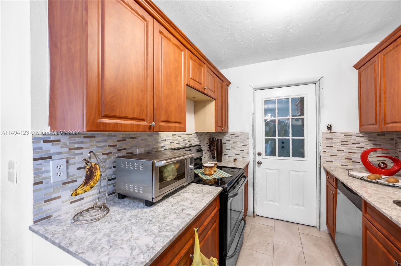 509 SW 16th Ter, Homestead, Florida 33030, 4 Bedrooms Bedrooms, ,2 BathroomsBathrooms,Residential,For Sale,509 SW 16th Ter,A11494123