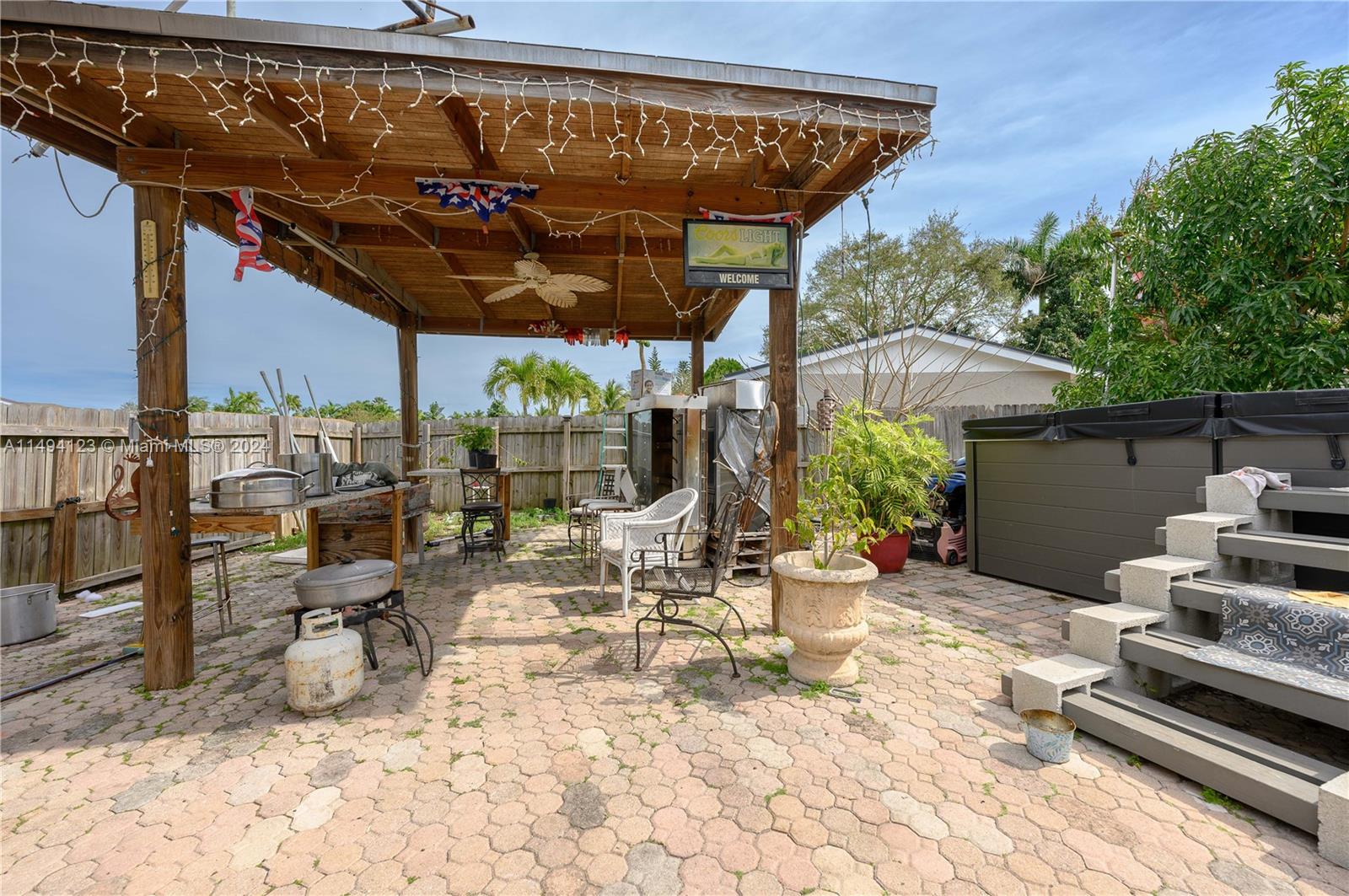 509 SW 16th Ter, Homestead, Florida 33030, 4 Bedrooms Bedrooms, ,2 BathroomsBathrooms,Residential,For Sale,509 SW 16th Ter,A11494123