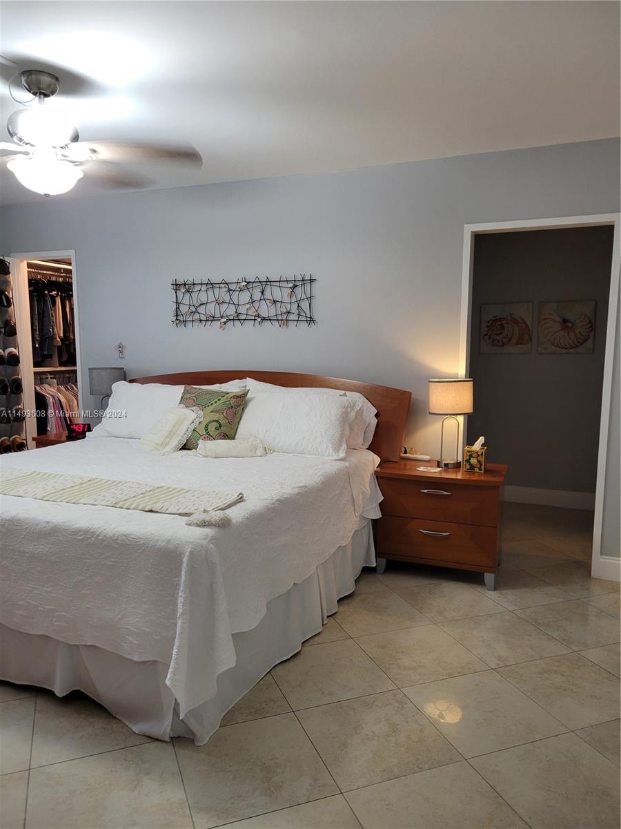 5151 Collins Ave 827, Miami Beach, Florida 33140, 1 Bedroom Bedrooms, ,1 BathroomBathrooms,Residential,For Sale,5151 Collins Ave 827,A11493008