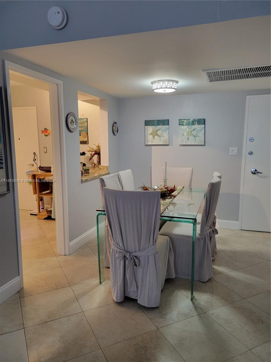 5151 Collins Ave 827, Miami Beach, Florida 33140, 1 Bedroom Bedrooms, ,1 BathroomBathrooms,Residential,For Sale,5151 Collins Ave 827,A11493008