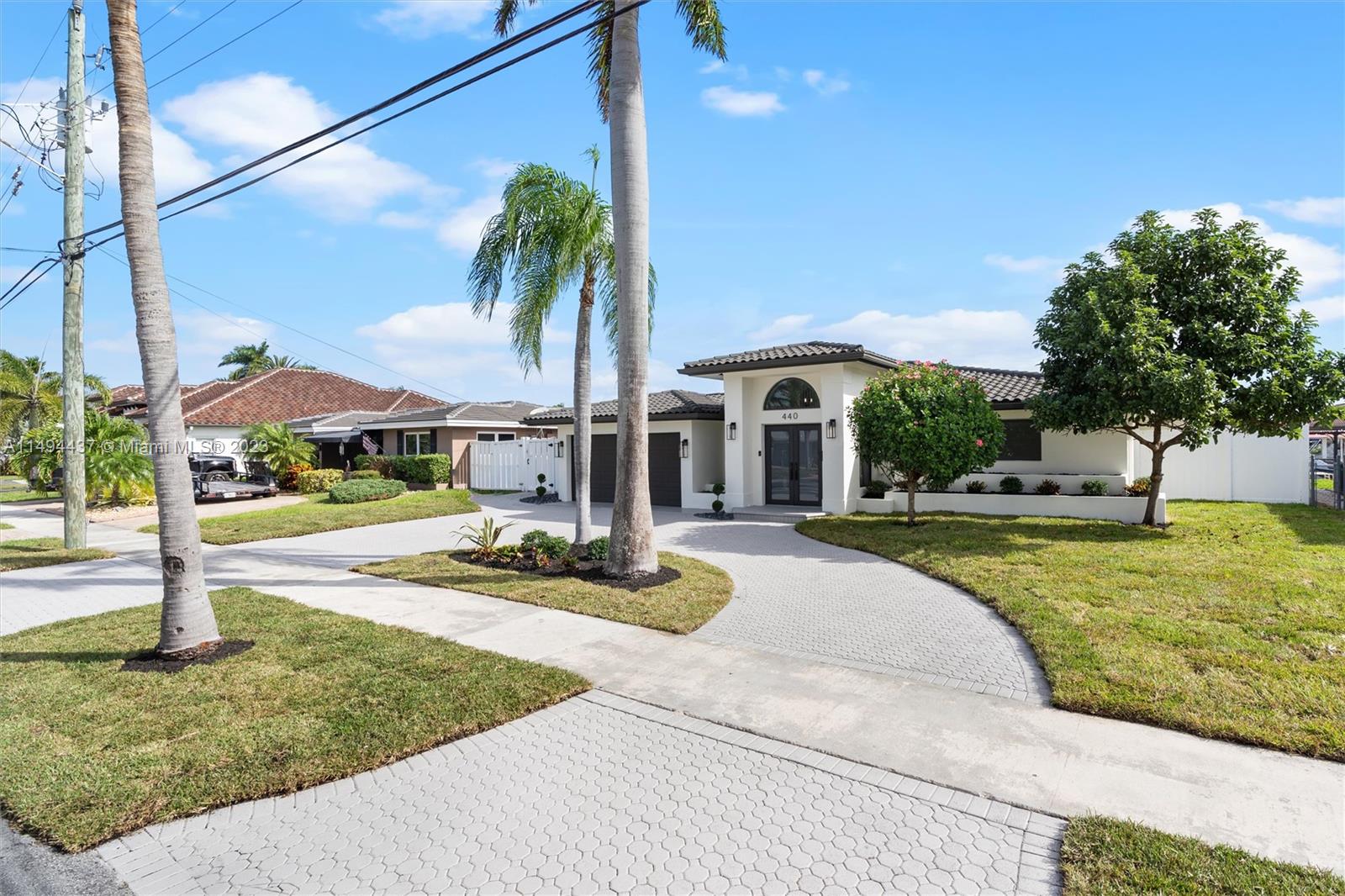 440 SE 7th Ave  For Sale A11494437, FL