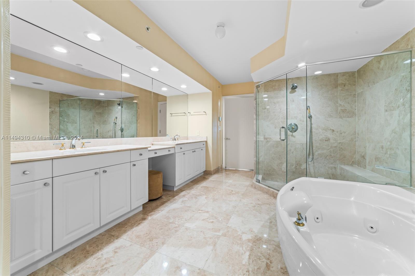 20201 Country Club Dr, Aventura, FL, 33180 United States, 2 Bedrooms Bedrooms, ,2 BathroomsBathrooms,Residential,For Sale,Country Club Dr,A11494310