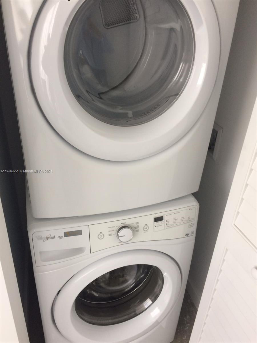 151 SE 1 St PH 10, Miami, Florida 33131, 1 Bedroom Bedrooms, ,1 BathroomBathrooms,Residentiallease,For Rent,151 SE 1 St PH 10,A11494651