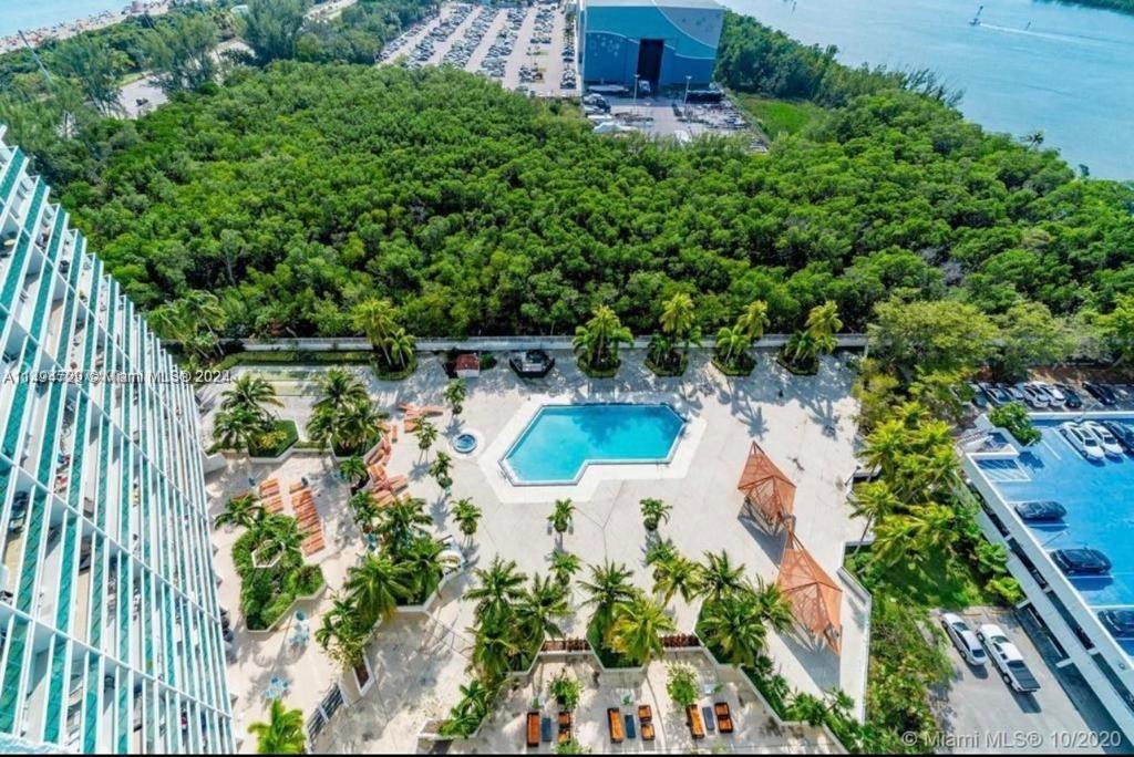 100 Bayview Dr, Sunny Isles Beach, FL, 33160 United States, 2 Bedrooms Bedrooms, ,2 BathroomsBathrooms,Residential,For Sale,Bayview Dr,A11494729