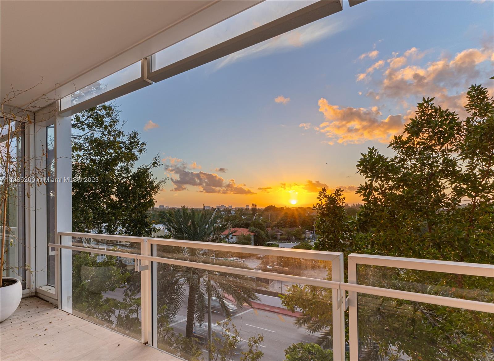 9001 Collins Ave S-402, Surfside, Florida 33154, 2 Bedrooms Bedrooms, ,2 BathroomsBathrooms,Residential,For Sale,9001 Collins Ave S-402,A11486200
