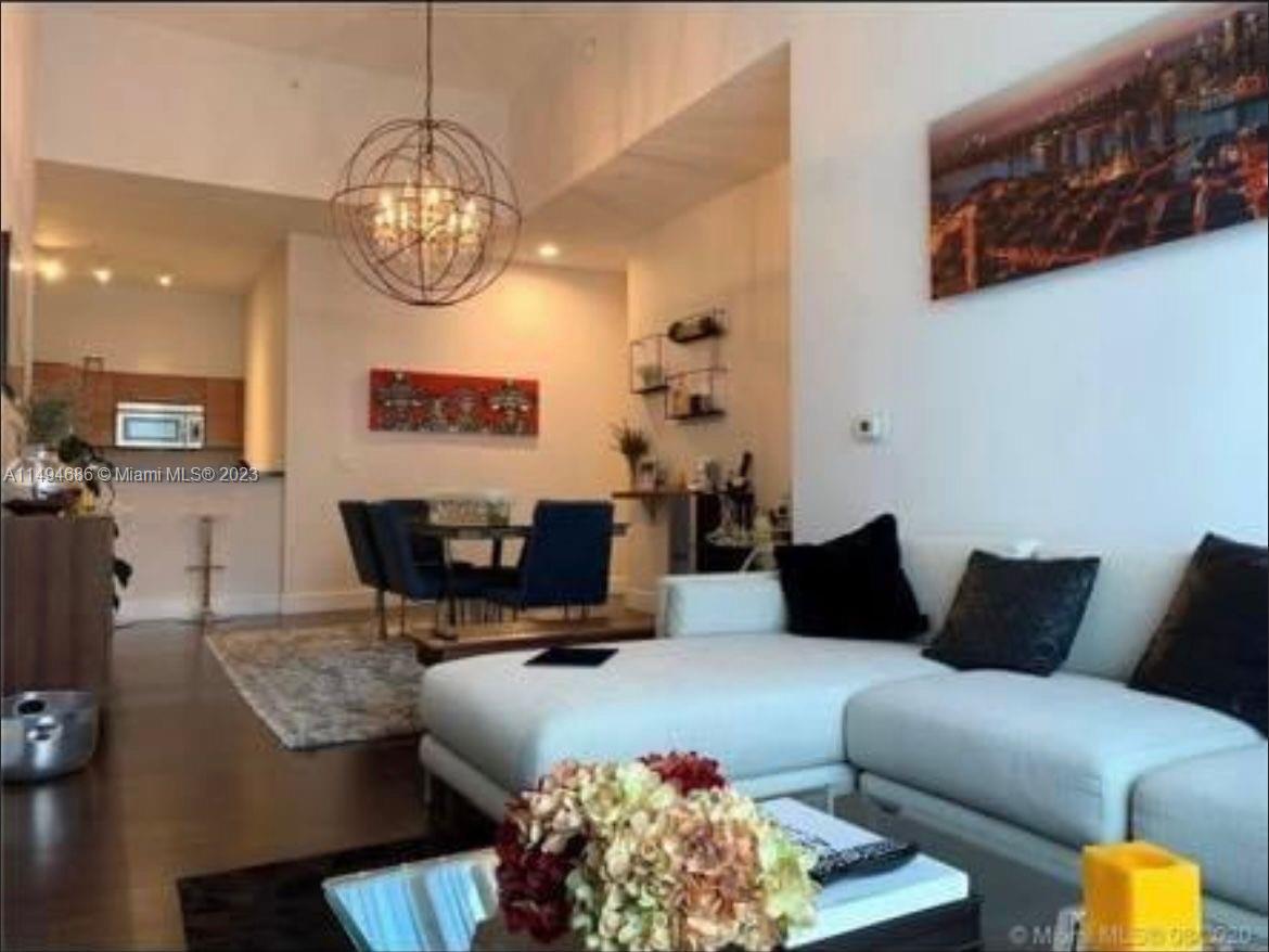 Stunning 2 beds, 2 baths unit condo at South Vizcayne, ( second room is a converted Den )offering one of the best locations in Downtown Miami. This spacious 1100-square-foot unit is one of the few height ceiling apartment in the building. Porcelain tile flooring, floor-to-ceiling impact windows and doors. The open, modern kitchen provides ample storage space, and the master bedroom includes a spacious walk-in closet. This unit also comes with a one parking space located in the same floor. Centrally located, it's right in front of the Bayside shopping center, providing you with convenience and a lively urban experience. Resort-style building with outstanding amenities, including 4 pools, a spa, 24-hour security, a state-of-the-art fitness center, and much more