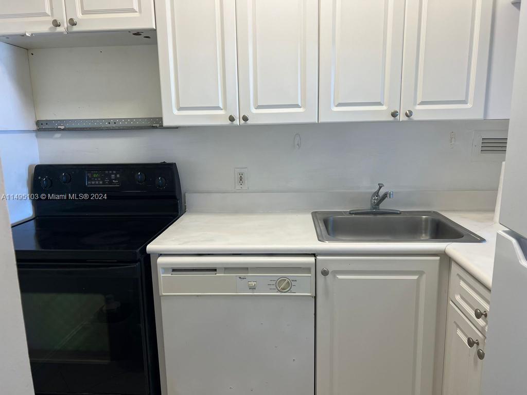 1455 N TREASURE DR PH-D, North Bay Village, Florida 33141, ,1 BathroomBathrooms,Residentiallease,For Rent,1455 N TREASURE DR PH-D,A11495103