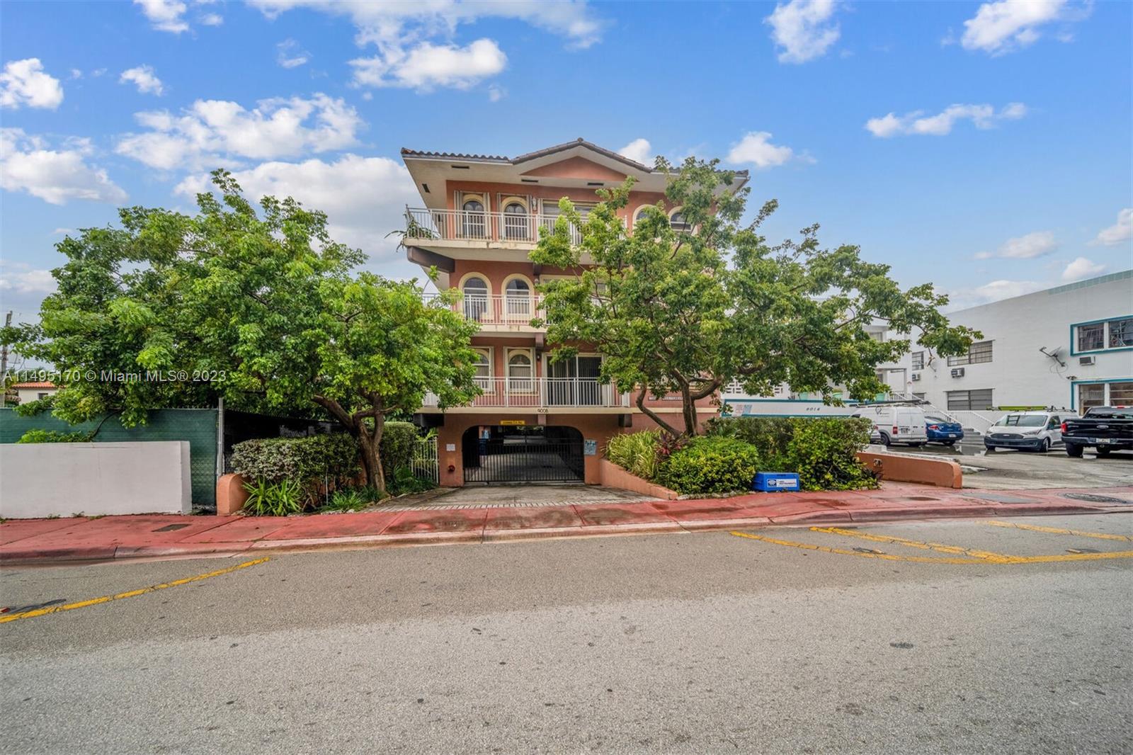 9008 Collins Ave 402, Surfside, Florida 33154, 3 Bedrooms Bedrooms, ,3 BathroomsBathrooms,Residential,For Sale,9008 Collins Ave 402,A11495170