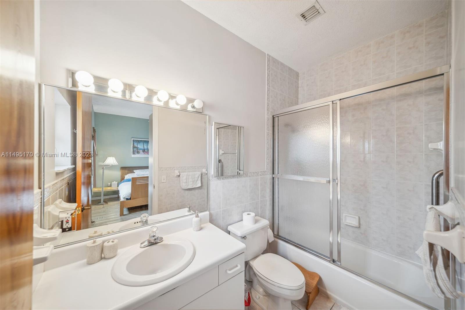 2nd Bathroom