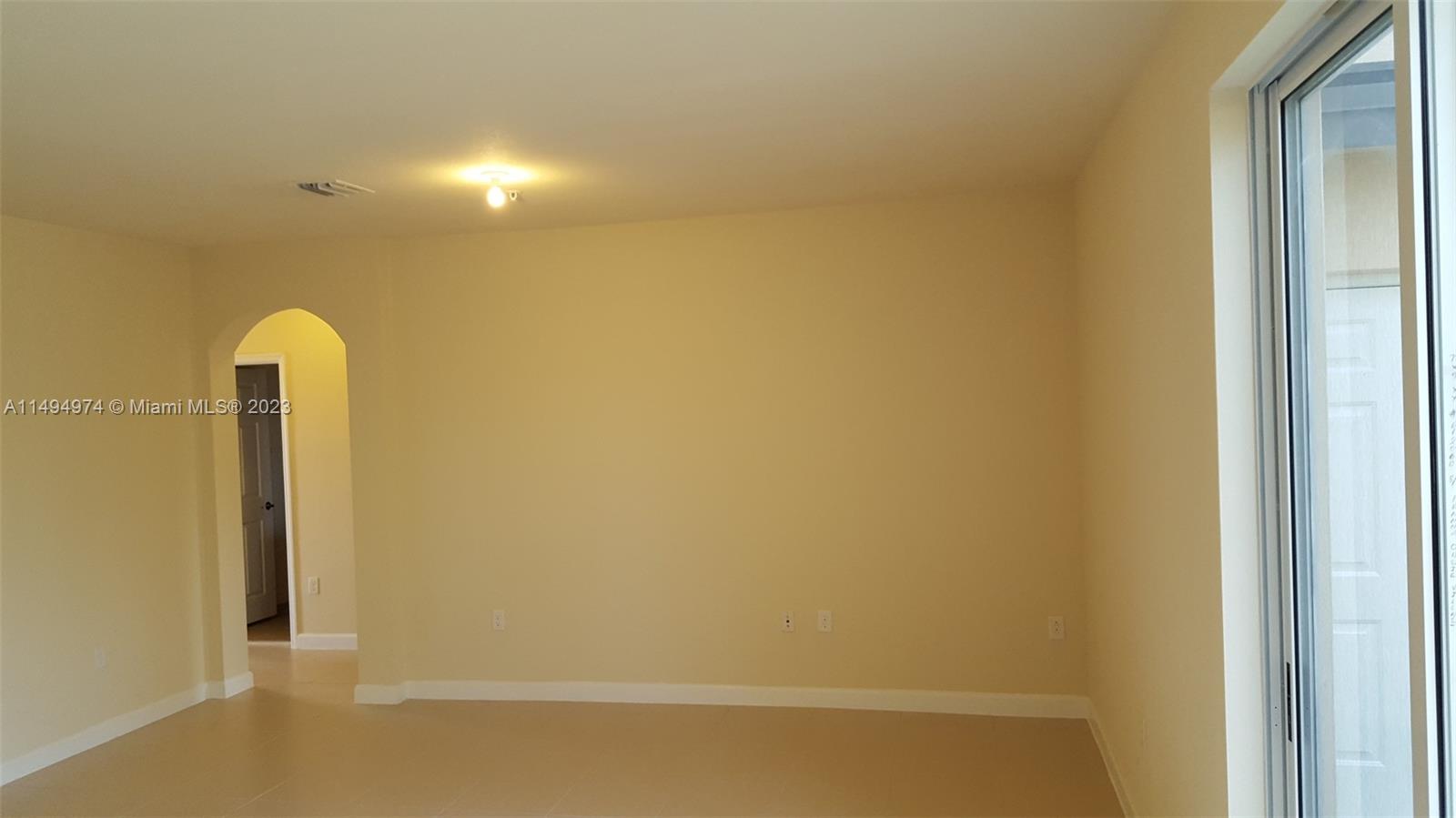 142 SE 28th Ter 7, Homestead, Florida 33033, 3 Bedrooms Bedrooms, ,2 BathroomsBathrooms,Residentiallease,For Rent,142 SE 28th Ter 7,A11494974