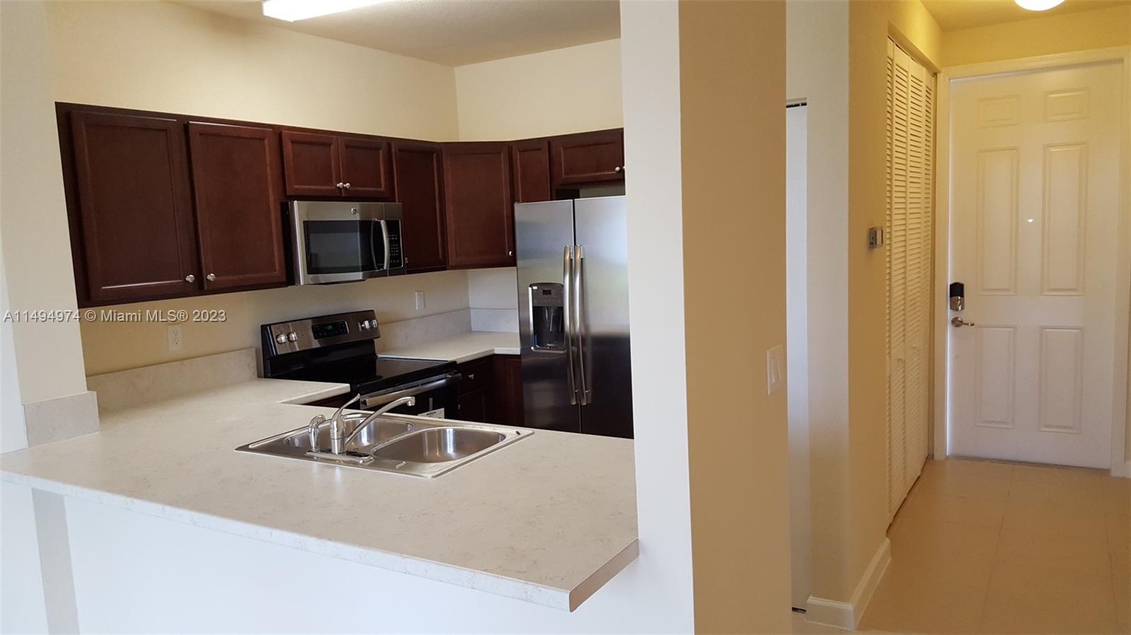 142 SE 28th Ter 7, Homestead, Florida 33033, 3 Bedrooms Bedrooms, ,2 BathroomsBathrooms,Residentiallease,For Rent,142 SE 28th Ter 7,A11494974