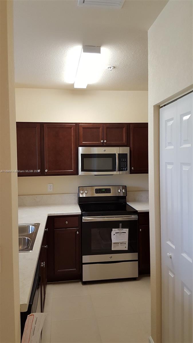 142 SE 28th Ter 7, Homestead, Florida 33033, 3 Bedrooms Bedrooms, ,2 BathroomsBathrooms,Residentiallease,For Rent,142 SE 28th Ter 7,A11494974