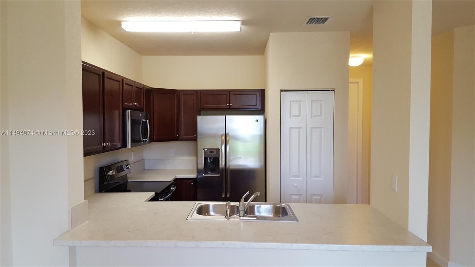 142 SE 28th Ter 7, Homestead, Florida 33033, 3 Bedrooms Bedrooms, ,2 BathroomsBathrooms,Residentiallease,For Rent,142 SE 28th Ter 7,A11494974