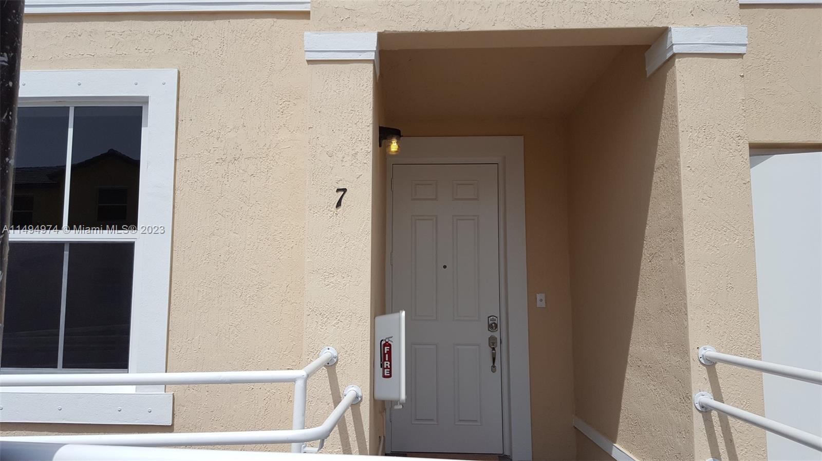 142 SE 28th Ter 7, Homestead, Florida 33033, 3 Bedrooms Bedrooms, ,2 BathroomsBathrooms,Residentiallease,For Rent,142 SE 28th Ter 7,A11494974